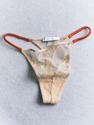 Stringi z tiulu i koronki PATRIZIA PEPE