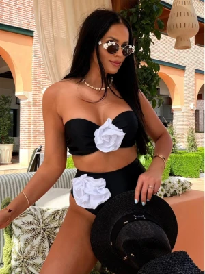 Strój kąpielowy bikini z kwiatem DILIA - czarny  magmac 