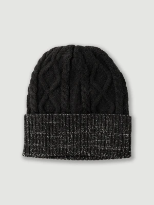 Stylowa czapka z podwinięciem