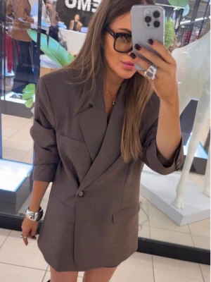 Stylowa marynarka 2 w 1 LARISA - brązowa jodełka  magmac 