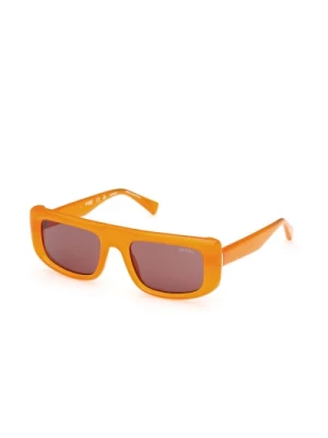 Stylowe okulary przeciwsłoneczne dla mężczyzn i kobiet Guess