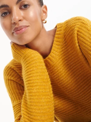 Stylowy sweter w musztardowym kolorze Greenpoint
