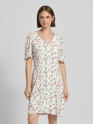 Sukienka casualowa o kroju regular fit z kwiatowym wzorem model ‘FYA’ Pieces