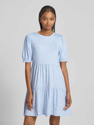 Sukienka casualowa o kroju regular fit ze wzorem na całej powierzchni model ‘NALA’ Pieces