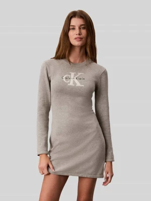 Sukienka casualowa o kroju slim fit z czystej bawełny Calvin Klein Jeans Średnioszary melanż
