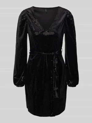 Sukienka casualowa taliowana z błyszczącym obszyciem model ‘SENSA’ Vero Moda