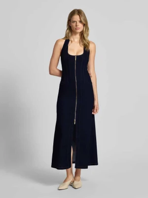 Sukienka casualowa z wiązaniem na szyi model ‘MARTEL’ bardot