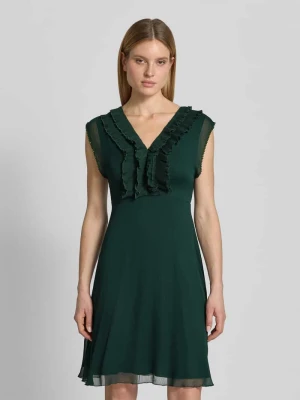 Sukienka do kolan z falbanami i dekoltem w serek Zero