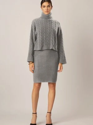 Sukienka dzianinowa Apart