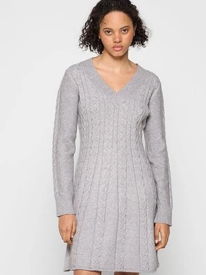 Sukienka dzianinowa Apart