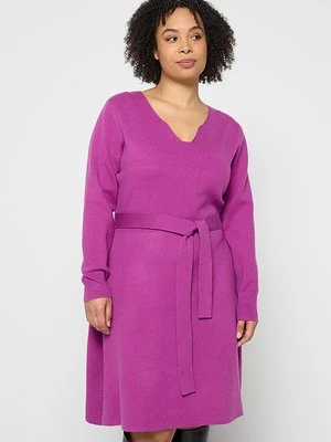 Sukienka dzianinowa Apart