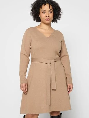 Sukienka dzianinowa Apart