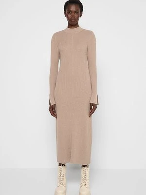 Sukienka dzianinowa Barbour