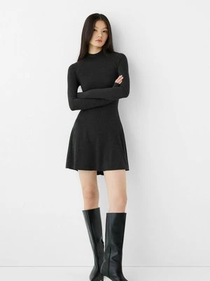 Sukienka dzianinowa Bershka