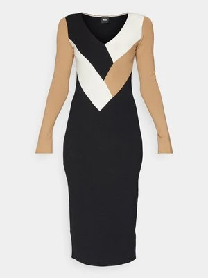 Sukienka dzianinowa Boss