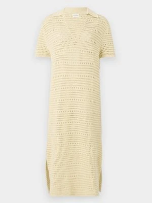 Sukienka dzianinowa closed