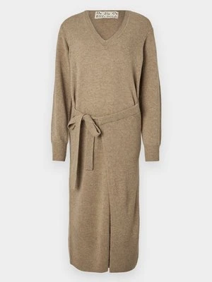 Sukienka dzianinowa DESIGNERS REMIX