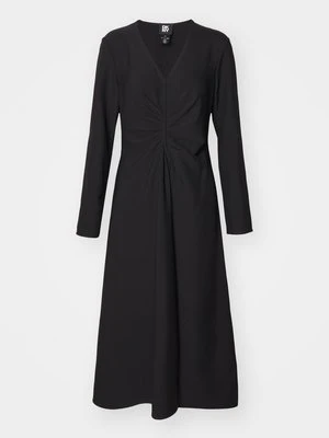 Sukienka dzianinowa DKNY