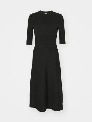 Sukienka dzianinowa DKNY