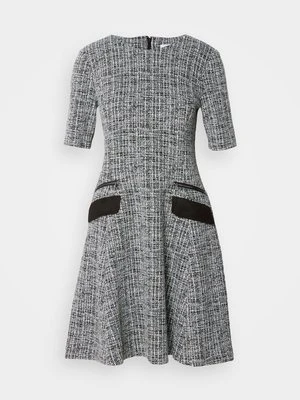 Sukienka dzianinowa DKNY