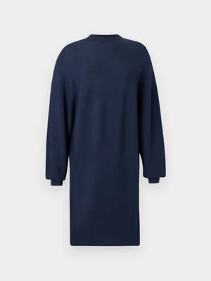 Sukienka dzianinowa drykorn