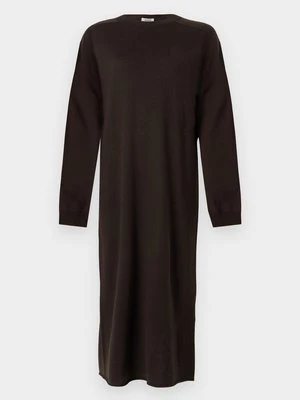 Sukienka dzianinowa drykorn