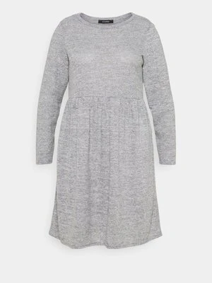 Sukienka dzianinowa Evans