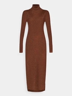 Sukienka dzianinowa Gestuz