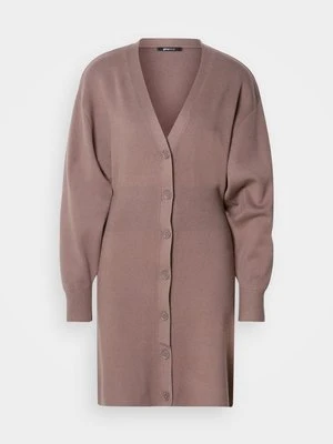 Sukienka dzianinowa Gina Tricot