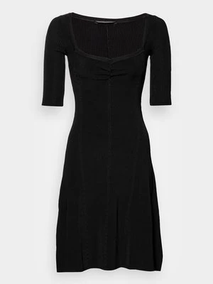 Sukienka dzianinowa Guess