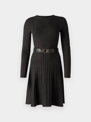 Sukienka dzianinowa Guess