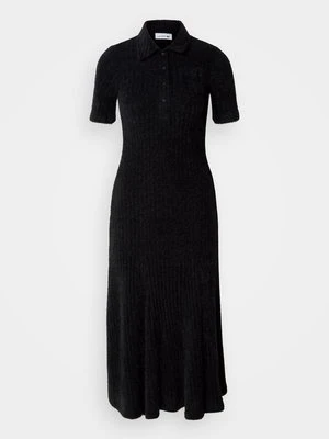 Sukienka dzianinowa Lacoste