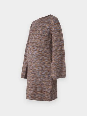 Sukienka dzianinowa Mamalicious