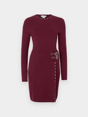 Sukienka dzianinowa Never Fully Dressed