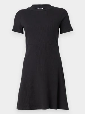 Sukienka dzianinowa Noisy May