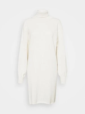 Sukienka dzianinowa NU-IN