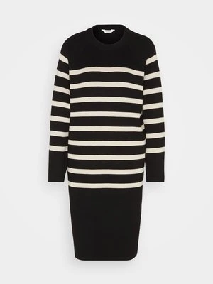 Sukienka dzianinowa Object