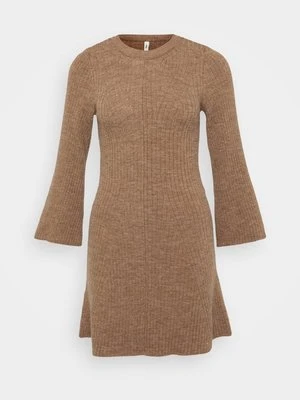 Sukienka dzianinowa Only Petite