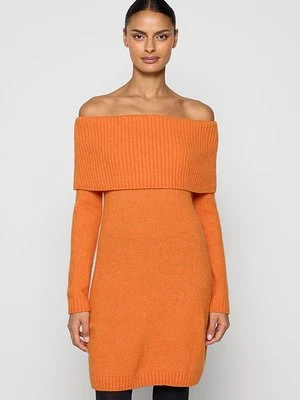 Sukienka dzianinowa & Other Stories