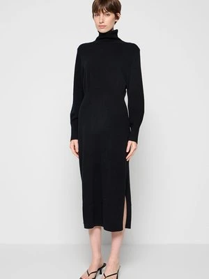 Sukienka dzianinowa & Other Stories