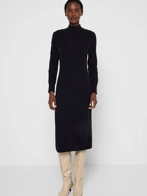 Sukienka dzianinowa & Other Stories