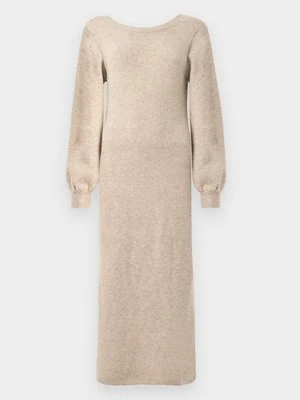 Sukienka dzianinowa Pieces