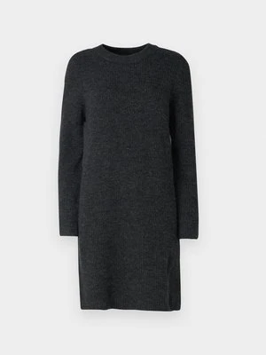 Sukienka dzianinowa Pieces