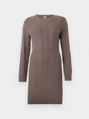 Sukienka dzianinowa Pieces