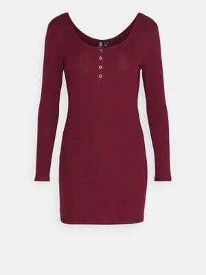 Sukienka dzianinowa Pieces Petite