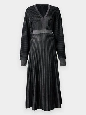 Sukienka dzianinowa pinko