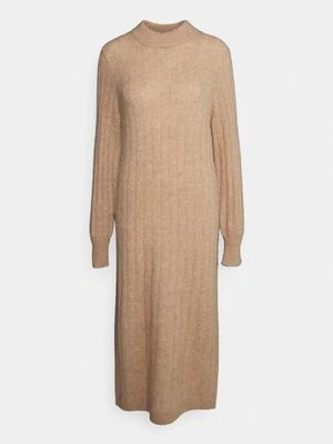 Sukienka dzianinowa Selected Femme