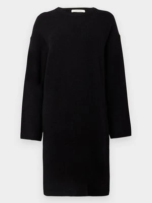 Sukienka dzianinowa Selected