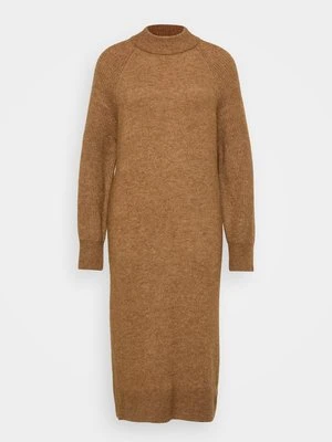 Sukienka dzianinowa Selected Femme