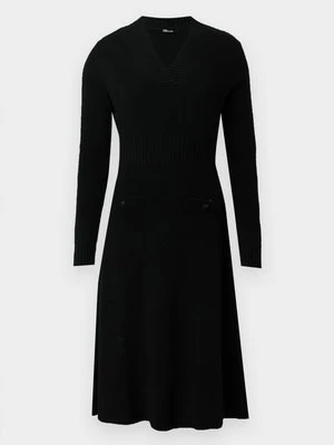 Sukienka dzianinowa The Kooples